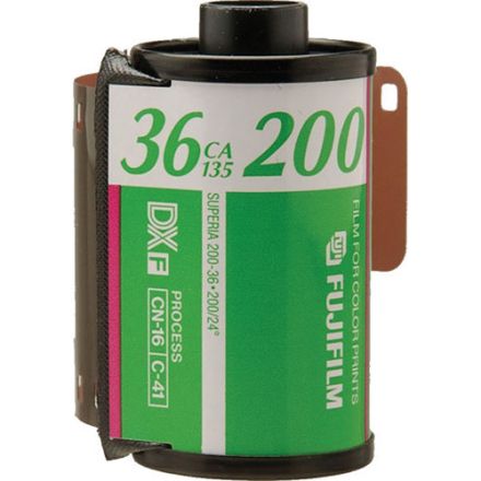 FUJIFILM Fujicolor 200 Color Negative Film (35mm Roll Film, 36 Exposures)