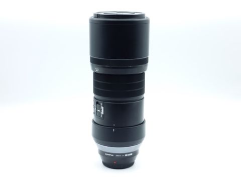 Olympus M.Zuiko Digital ED 300mm f/4 IS PRO Lens (USED)